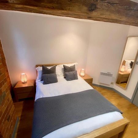 Stewart Docks Apartment Глостер Экстерьер фото